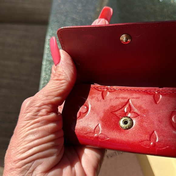 RED LOUIS VUITON VERNIS KEY HOLDER WITH BOX AND RIBBON - Picture 7 of 10